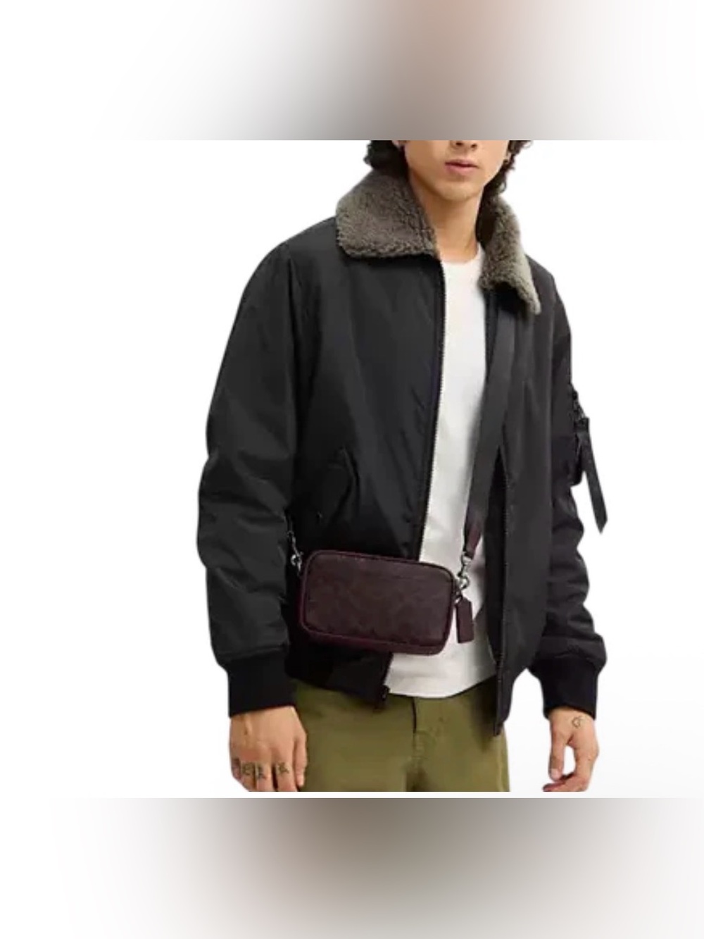 Coach
JAYDEN CROSSBODY BAG IN SIGNATURE CANVAS. New no tag